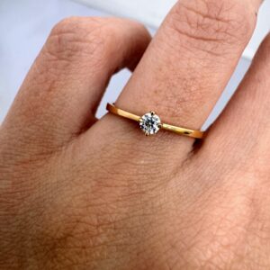 Cintillo Oro 18 kt - Solitario Clásico