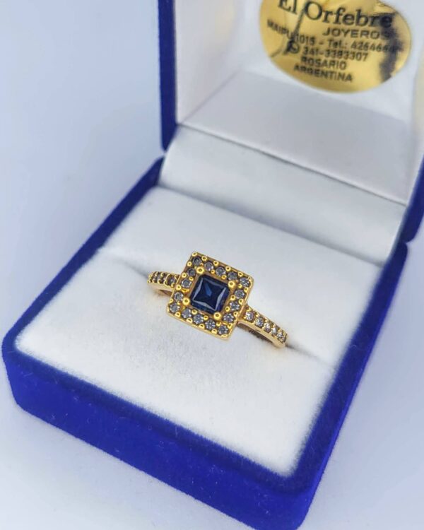 Anillo Oro 18 kt - Zafiros blancos y Azul central