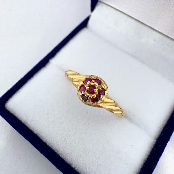 Anillo Frutilla - Oro 18 kt 2,3