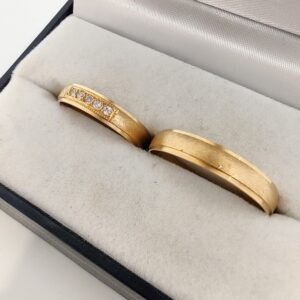 Alianzas Italianas 5,5 - Bachi Fresadas con 5 zafiros blancos (Oro 18kt)