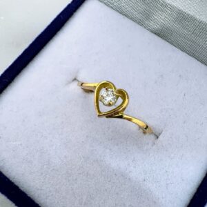 Cintillo Oro 18kt - Corazon Zafiro Blanco