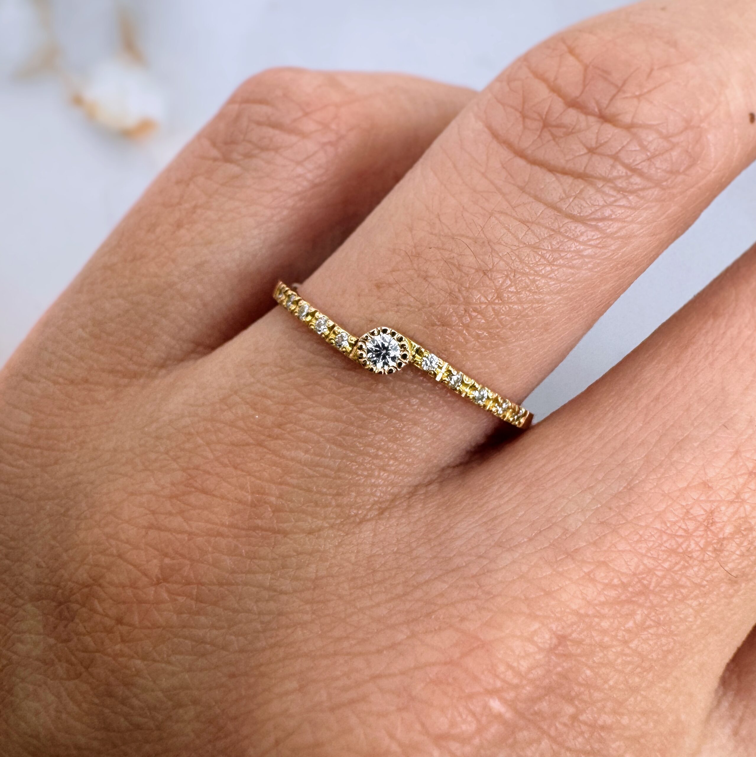 Cintillo Oro 18 kt - “Entrelazados”